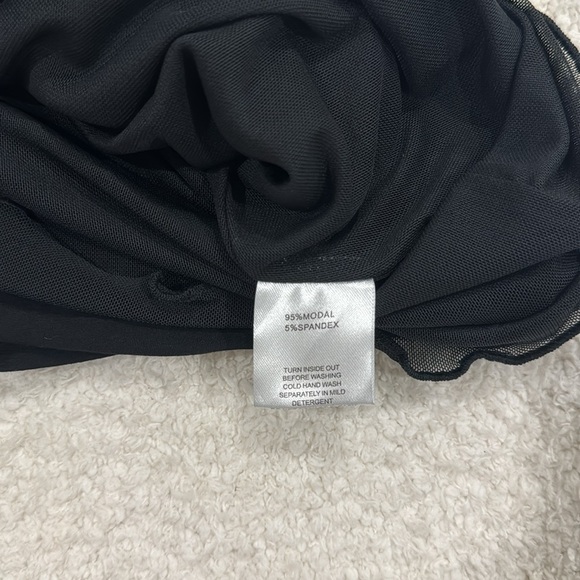 BRAND NEW - WHITE FOX BOUTIQUE - Call It Even Mini Skirt - Black (size XS) - Picture 9 of 12